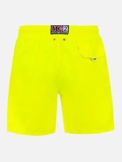 Badeshorts für Herren aus leichtem Stoff in Neongelb Lighting Pantone | PANTONE® SPECIAL EDITION