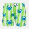 Badeshorts für Jungen mit weißen und grünen Streifen und Krabbenaufdruck