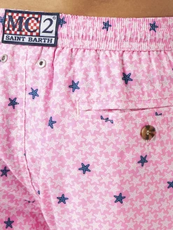 Bequeme Herren-Badeshorts aus leichtem Stoff mit Seestern-Print