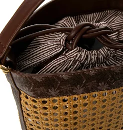 Beuteltasche aus Stroh mit braunen Monogrammdetails