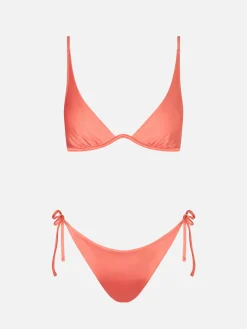 Bikini mit V-Bügeln und Badehose