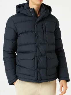 Blaue Daunenjacke mit Kapuze