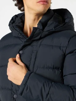 Blaue Daunenjacke mit Kapuze