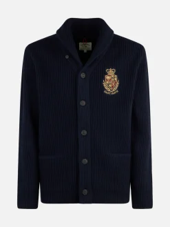 Blauer, gerippter Herren-Cardigan mit Schalkragen, Taschen und Aufnäher