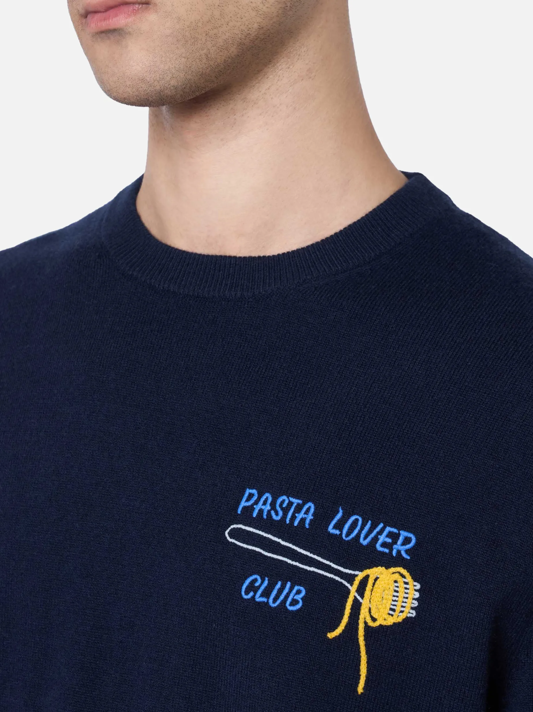Blauer Herrenpullover Heron mit Pasta Lover-Stickerei