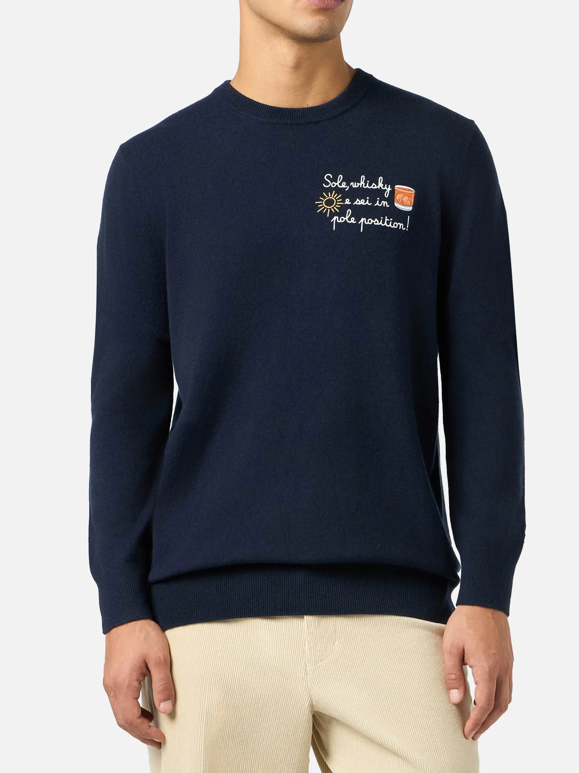 Blauer Herrenpullover Heron Light mit Stickerei „Sole, Whisky e sei in Pole Position!“ | VACANZE DI NATALE SONDEREDITION