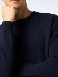 Blauer Herrenpullover mit Rundhalsausschnitt und St. Barth-Stickerei