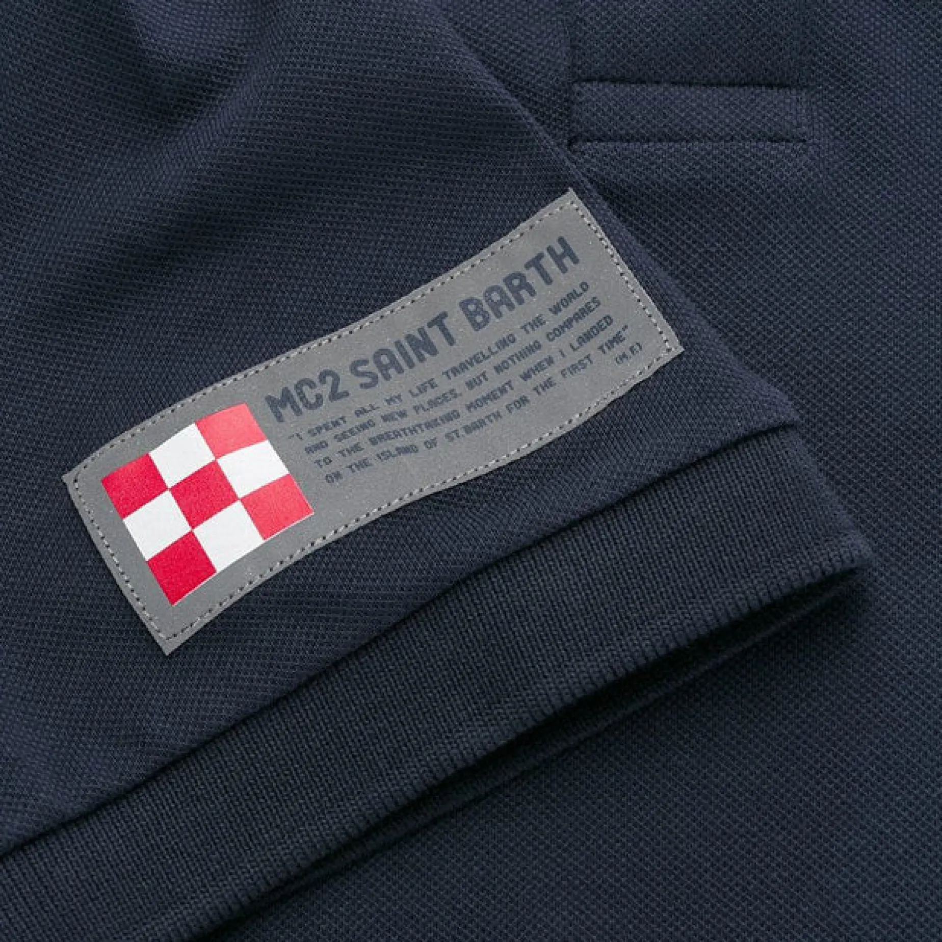 Blaues Piquet-Polo mit St. Barth-Karologo