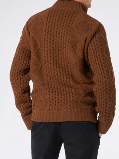 Braune wattierte Herrenjacke mit Strickärmeln