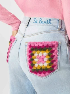 Damenjeans mit Häkeltaschen