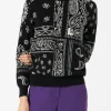 Damenpullover aus Kaschmirmischung mit schwarzem Bandana-Muster