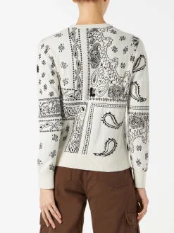 Damenpullover mit aufgesticktem Bandana-Print
