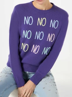 Damenpullover mit NO NO NO-Stickerei