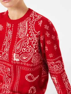 Damenpullover mit rotem Bandana-Print