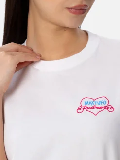 Damen-T-Shirt Emilie aus Baumwolljersey mit Rundhalsausschnitt und Stickerei „Misstufo Facilmente“ | INSULTI LUMINOSI SPECIAL EDITION