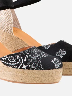 Espadrillas mit hohem Keilabsatz und Knöchelspitze
