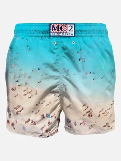 Foto-Badeshorts für Herren am Strand