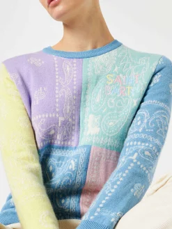 Gebürsteter Damenpullover mit Bandana-Print