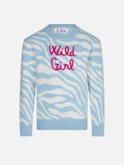 Gebürsteter Mädchenpullover mit Zebramuster und Wild Girl-Stickerei