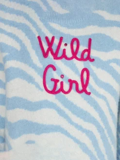 Gebürsteter Mädchenpullover mit Zebramuster und Wild Girl-Stickerei