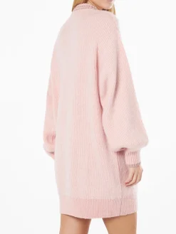 Gebürstetes Strickkleid mit Belle Rebelle-Stickerei