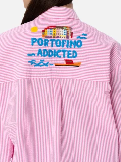 Gestreiftes Überhemd Brigitte aus seersucker Baumwolle für Damen mit Portofino-Stickerei vorne und hinten