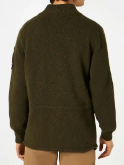 Gestrickte Feldjacke mit Patch