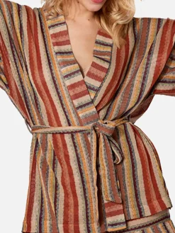 Gestrickter Kimono im Navajo-Stil