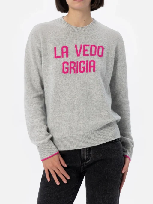 Grauer Damenpullover New Queen mit La vedo grigia-Aufdruck
