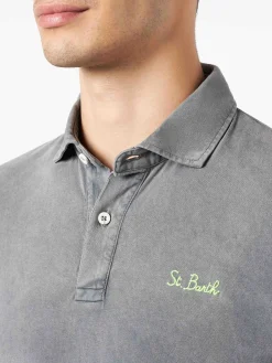 Graues Herren-Poloshirt mit Stickerei