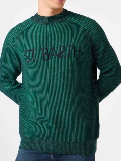 Grüner gerippter Herrenpullover mit halbem Rollkragen