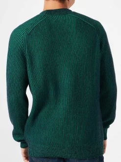 Grüner gerippter Herrenpullover mit halbem Rollkragen