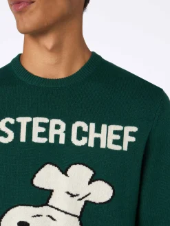 Grüner Herrenpullover Heron mit Snoopy Meisterkoch | SNOOPY PEANUTS SPECIAL EDITION