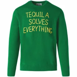 Grüner Herrenpullover mit Tequila solves everything Stickerei
