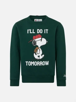 Grünes Jungen-Sweatshirt mit Rundhalsausschnitt und Snoopy-Aufdruck | SNOOPY PEANUTS™ SONDEREDITION