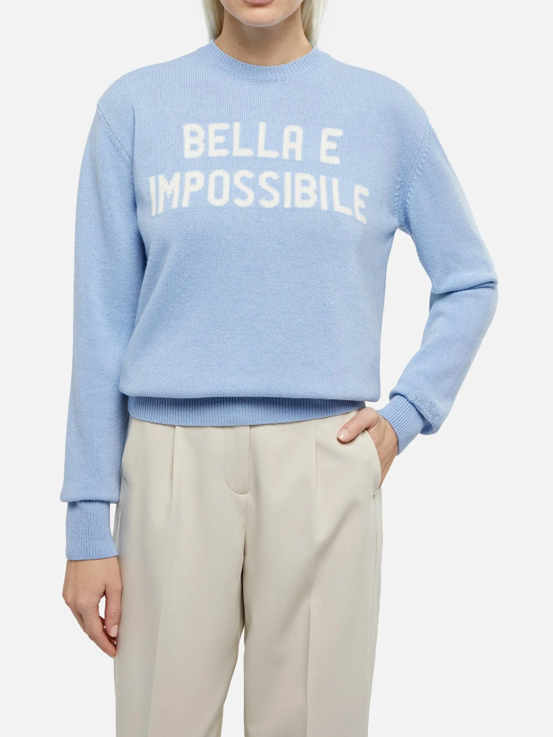 Hellblauer Damenpullover New Queen mit Bella e Impossibile-Print