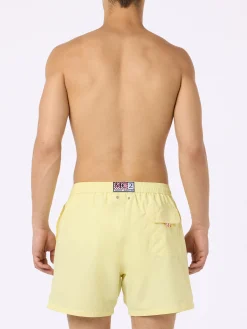 Hellgelbe mittellange Herren-Badeshorts Patmos