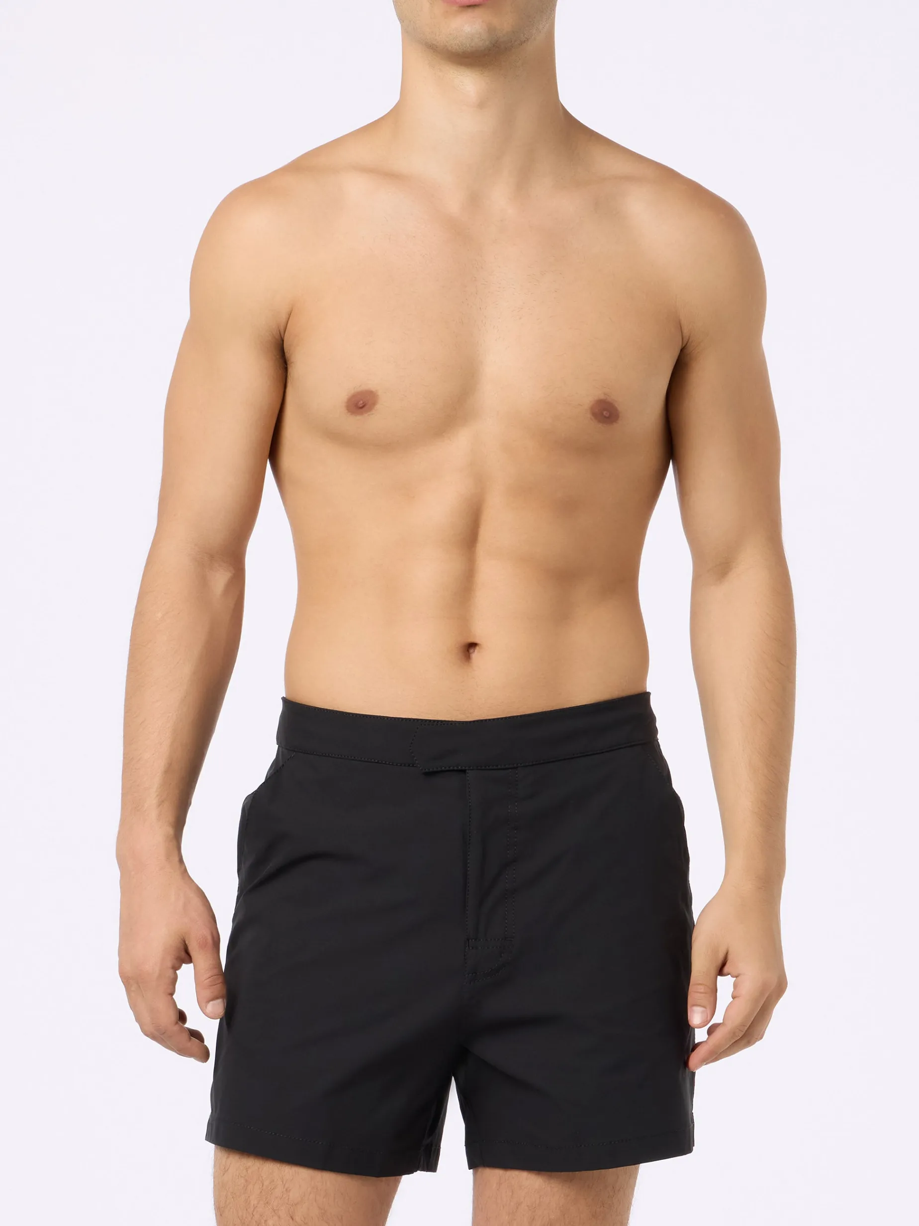 Herren kurze schwarze Badeshorts Master