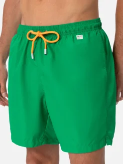 Herren-Badeshorts aus leichtem Stoff in Grasgrün Lighting Pantone | PANTONE-SONDERAUSGABE