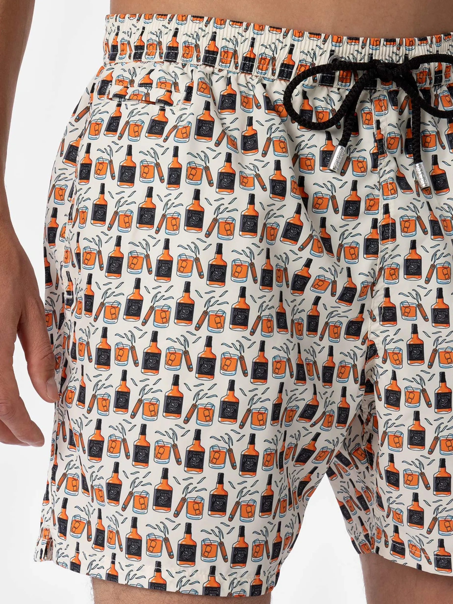 Herren-Badeshorts aus leichtem Stoff Lighting Micro Fantasy mit Whiskey- und Zigarren-Aufdruck
