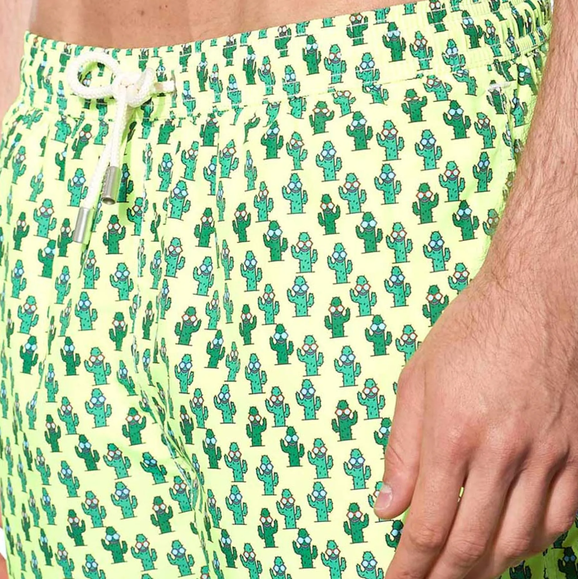 Herren-Badeshorts aus leichtem Stoff mit Kaktusmuster