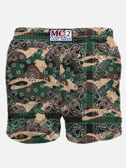 Herren-Badeshorts mit Camouflage-Bandanna-Print