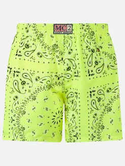 Herren-Badeshorts mit neongelbem Bandana-Print