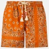 Herren-Badeshorts mit orangefarbenem Bandana-Aufdruck
