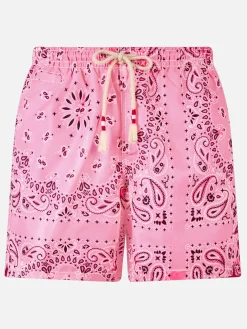Herren-Badeshorts mit rosa Bandana-Aufdruck