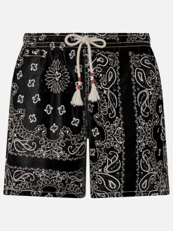Herren-Badeshorts mit schwarzem Bandana-Print