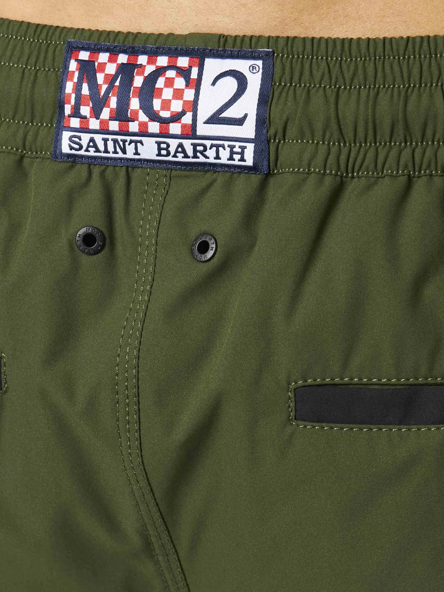 Herren-Badeshorts mit seitlichem Logo und Kontrast