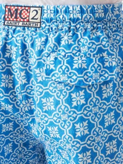 Herren-Bermudashorts aus Leinen mit weißem und hellblauem Majolika-Print