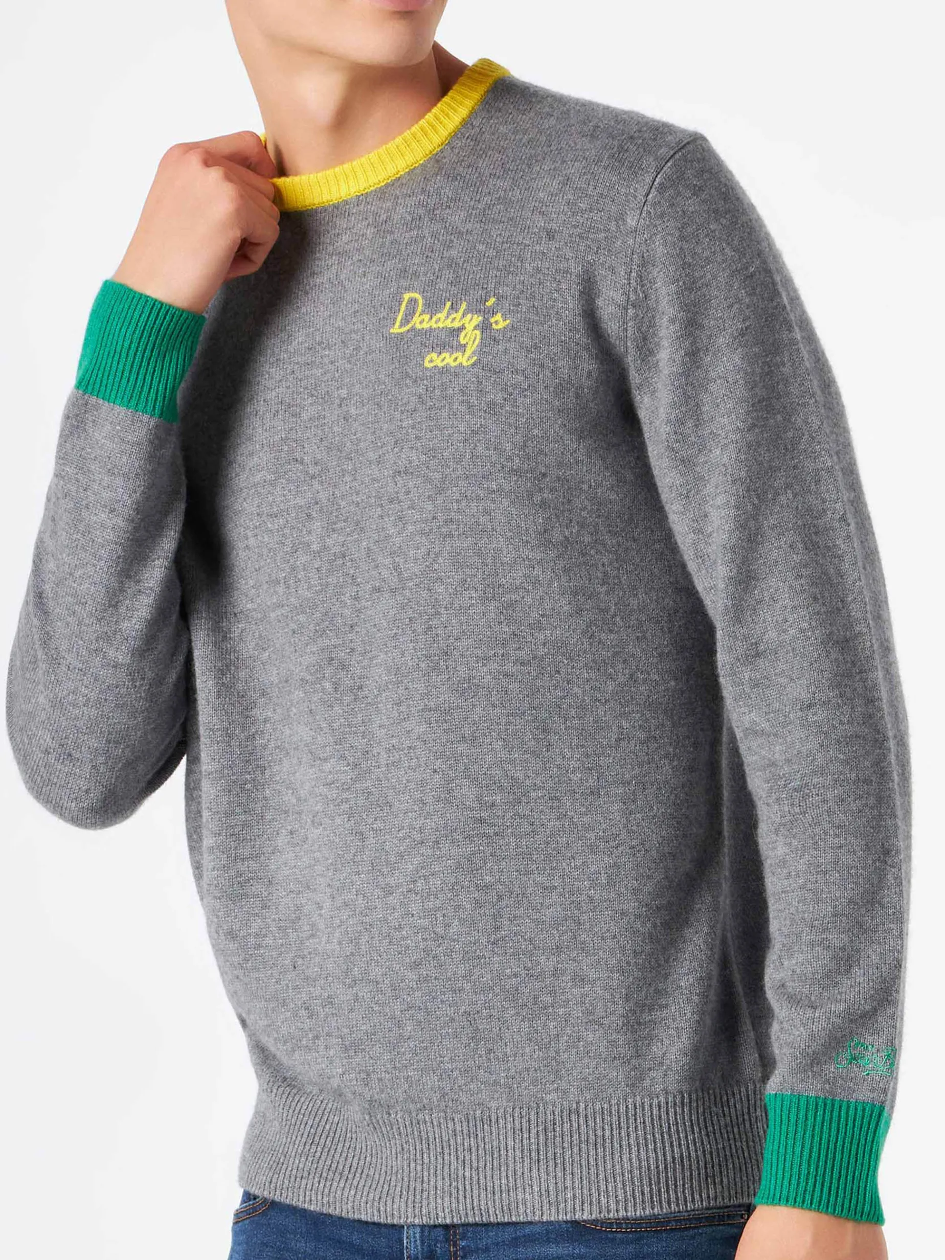 Herrenpullover in Grau mit Daddy's cool Stickerei