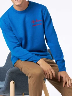 Herrenpullover mit A far l'amore comincia tu-Stickerei